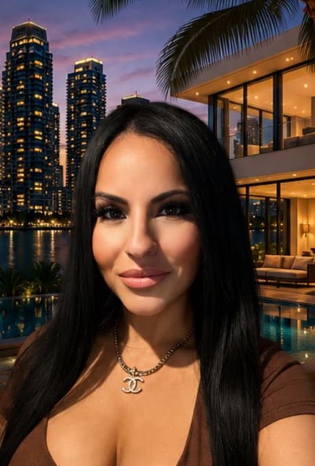 Elizabeth at a Miami evening event